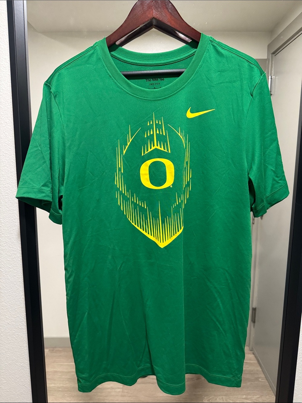 Nike Oregon Ducks Primetime Legend Kinetic Mantra Dri-Fit T-Shirt Apple Green